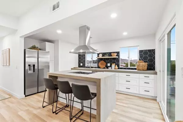 Joshua Tree, CA 92252,61610 Sunburst Drive