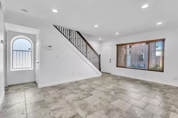 El Cajon, CA 92020,267 S Mollison Ave #1