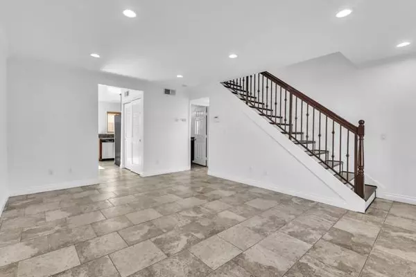 El Cajon, CA 92020,267 S Mollison Ave #1