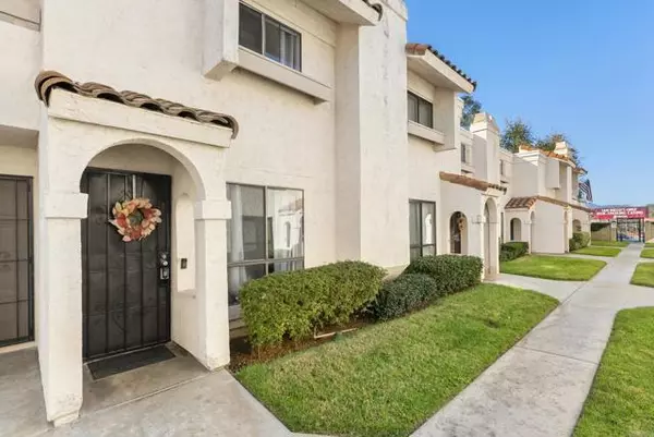 Lakeside, CA 92040,12553 Mapleview Street #8