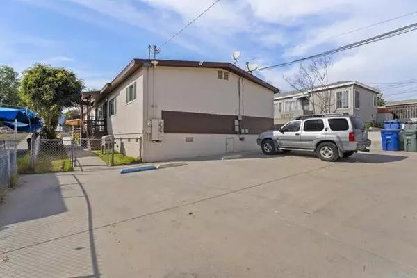 Spring Valley, CA 91977,447 Grand Avenue