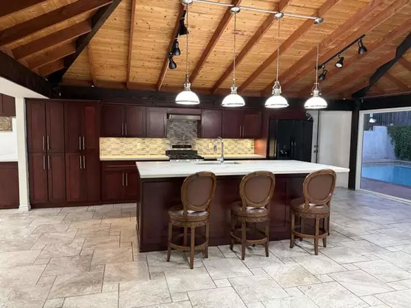 Spring Valley, CA 91977,8859 Kelburn Avenue