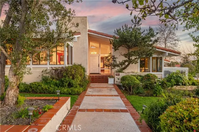 991 Paseo La Cresta, Palos Verdes Estates, CA 90274