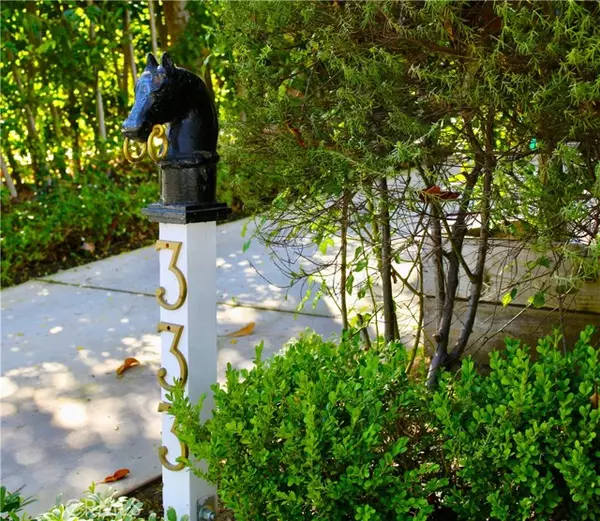 Los Angeles, CA 90020,333 S Arden Boulevard