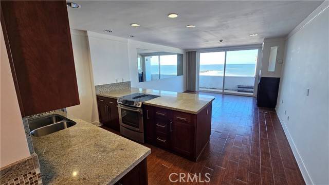 Redondo Beach, CA 90277,615 Esplanade #106
