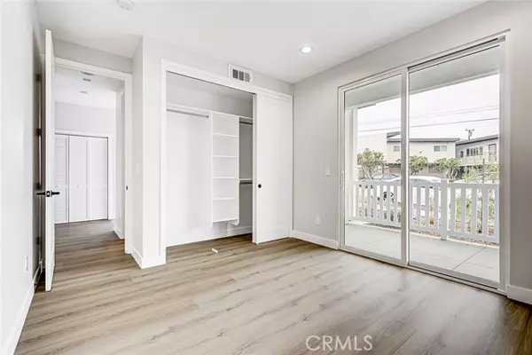 Lomita, CA 90717,26016 Oak Street #H