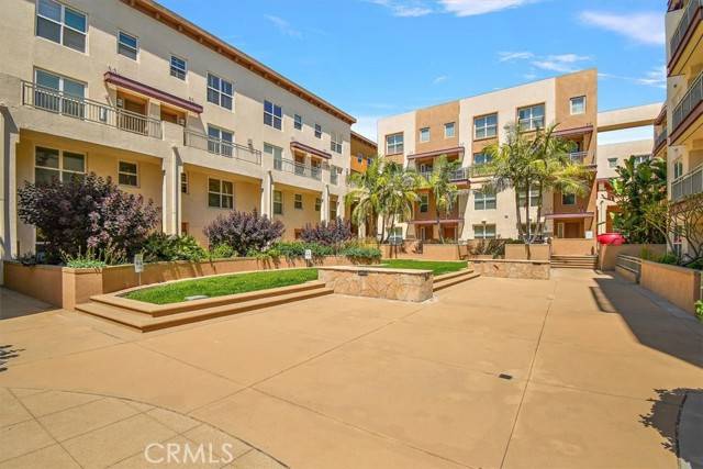 89 E Commonwealth Avenue #1I, Alhambra, CA 91801