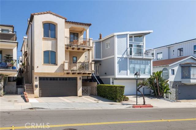 Manhattan Beach, CA 90266,424 Marine Avenue