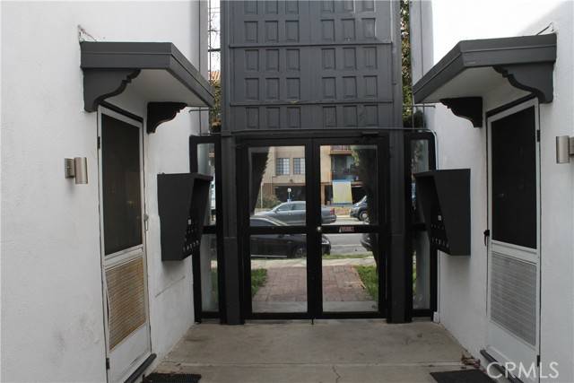 Sherman Oaks (los Angeles), CA 91411,5236 Kester Avenue