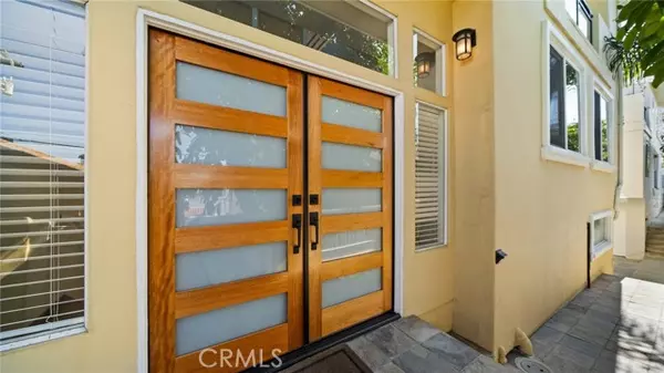 Redondo Beach, CA 90277,521 Avenue C #B