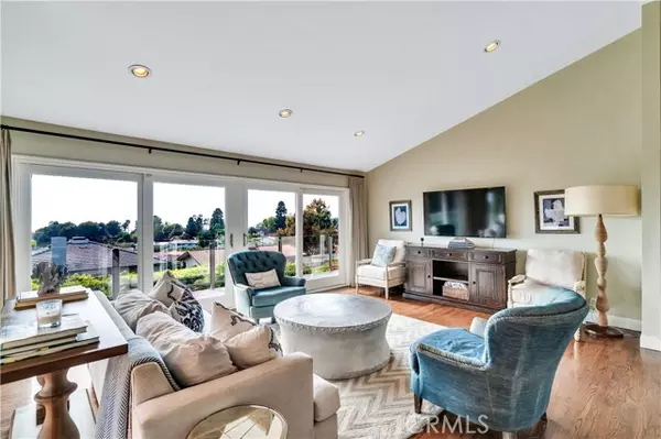 Palos Verdes Estates, CA 90274,1232 Via Coronel