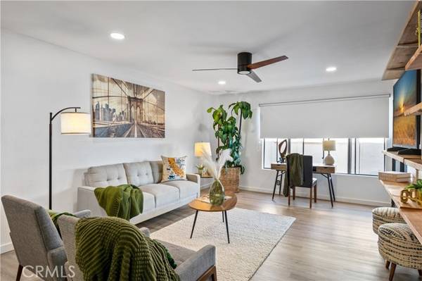 4110 Elm Avenue #205, Long Beach, CA 90807