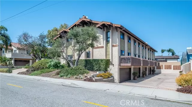 Redondo Beach, CA 90278,2209 Curtis #4