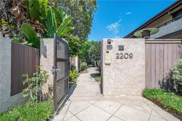 Redondo Beach, CA 90278,2209 Curtis #4