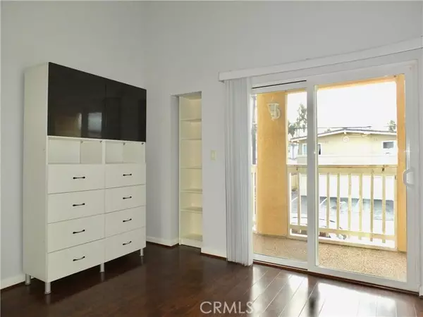 Redondo Beach, CA 90278,2229 Mathews #B