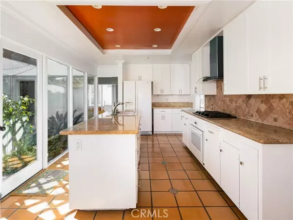 Palos Verdes Estates, CA 90274,2505 Via Pinale