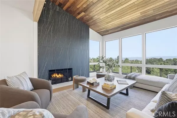 Rancho Palos Verdes, CA 90275,5204 Middlecrest Road