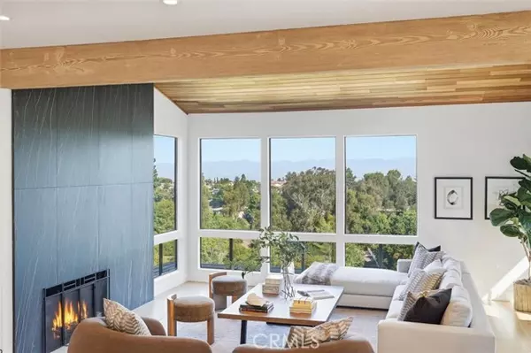 Rancho Palos Verdes, CA 90275,5204 Middlecrest Road