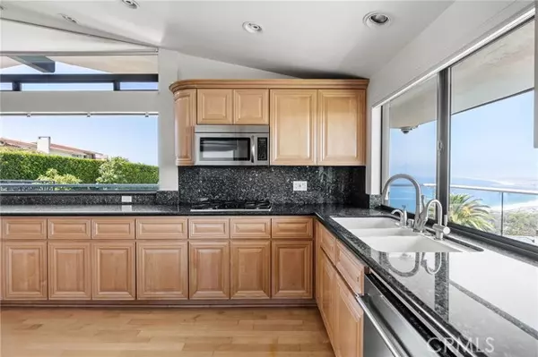 Palos Verdes Estates, CA 90274,972 Via Rincon