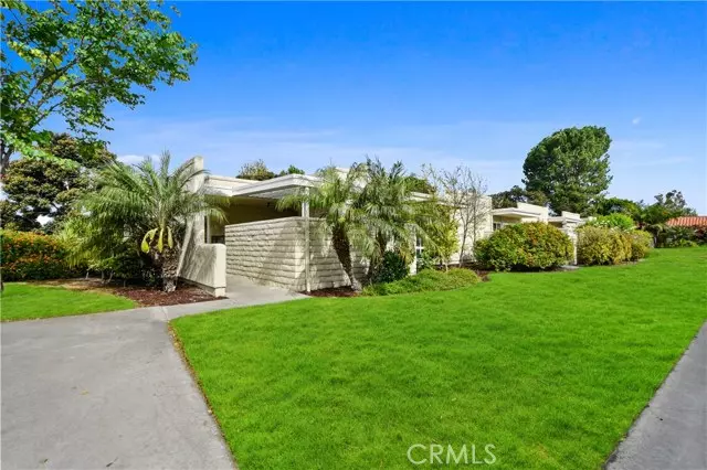 Laguna Woods, CA 92637,2176 Via Puerta #U