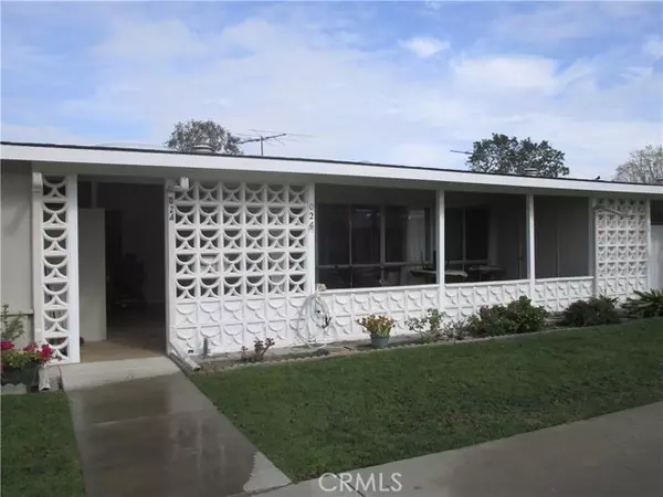 1543 Monterey Rd., M2-#24D, Seal Beach, CA 90740