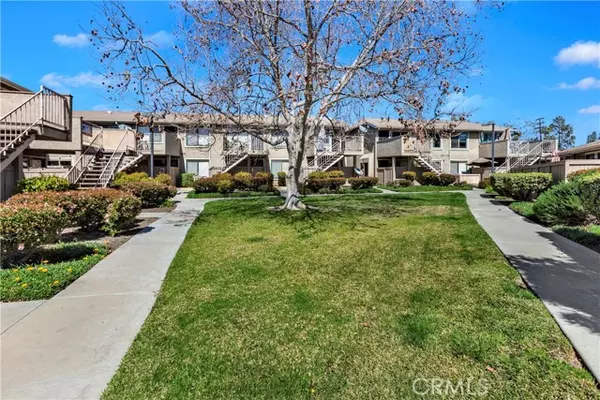 670 Bridgeport Circle #24, Fullerton, CA 92833