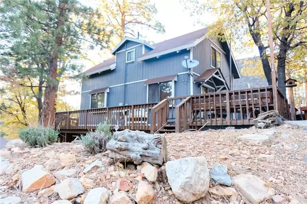 699 Santa Barbara Avenue, Sugarloaf, CA 92386