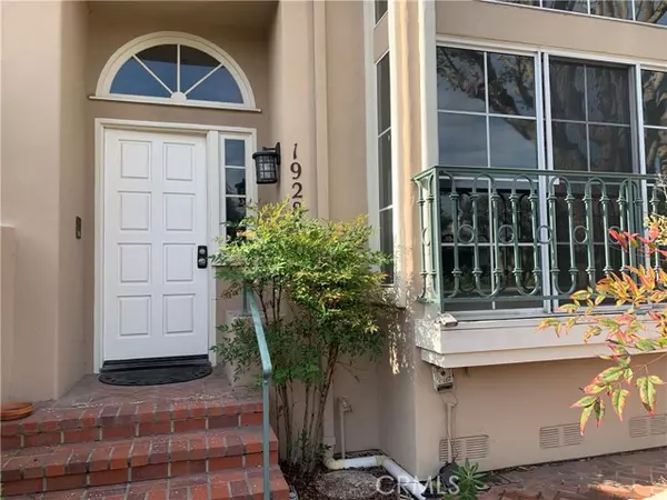 Huntington Beach, CA 92648,19282 Torreypines Circle