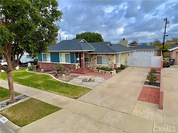 11082 Essex Drive, Los Alamitos, CA 90720
