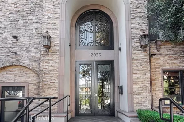 12026 Hoffman Street #304, Studio City (los Angeles), CA 91604