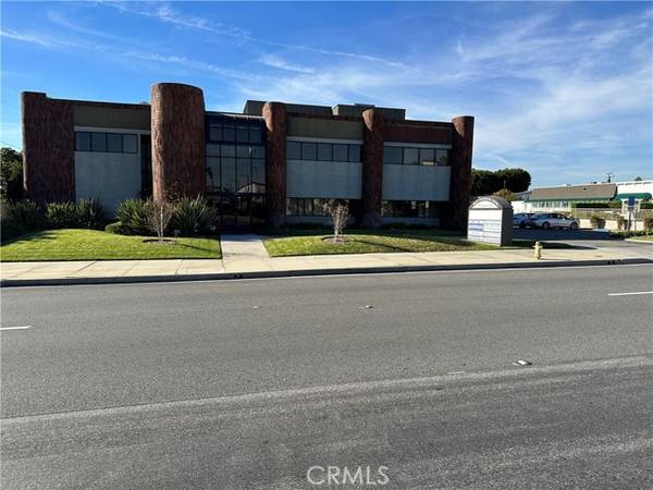 731 N Beach Boulevard, La Habra, CA 90631