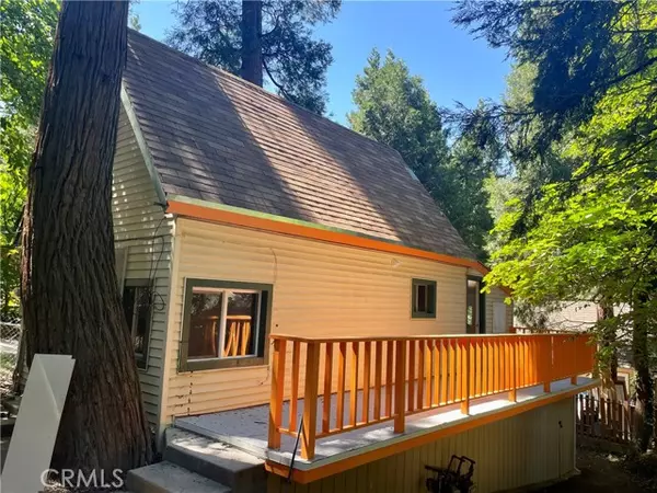 719 Woodland Road, Crestline, CA 92325