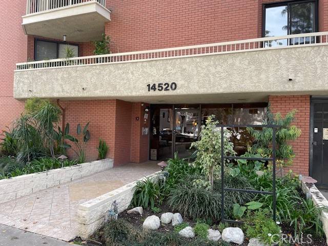 14520 Dickens Street #211, Sherman Oaks, CA 91403