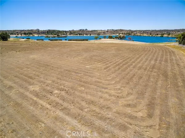 Aguanga, CA 92536,374 Lakefront Dr