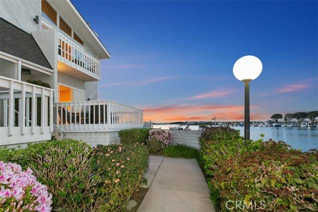16266 Pacific Circle #B, Huntington Beach, CA 92649