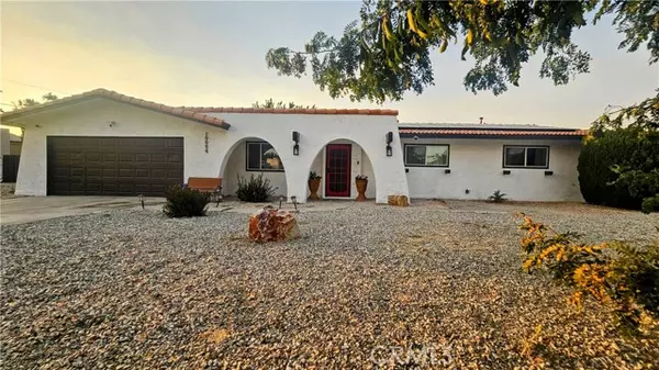 19994 Shoshonee Road, Apple Valley, CA 92307