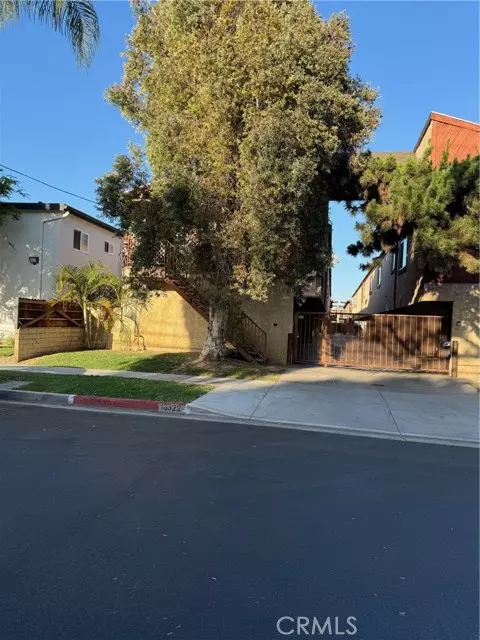 Bellflower, CA 90706,16322 Eucalyptus Avenue #8