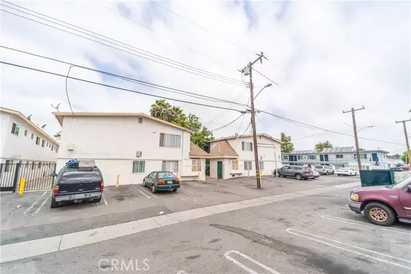 Santa Ana, CA 92701,923 Minnie Street