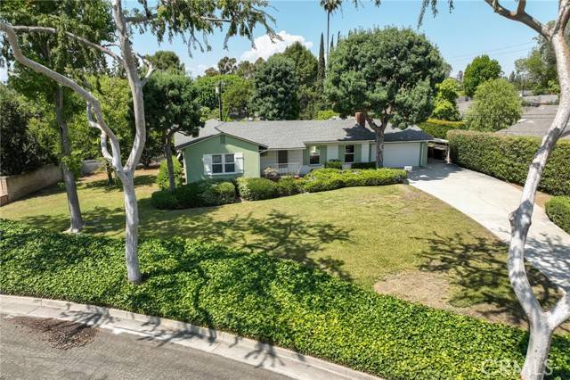 1050 Grandview Avenue, Fullerton, CA 92835