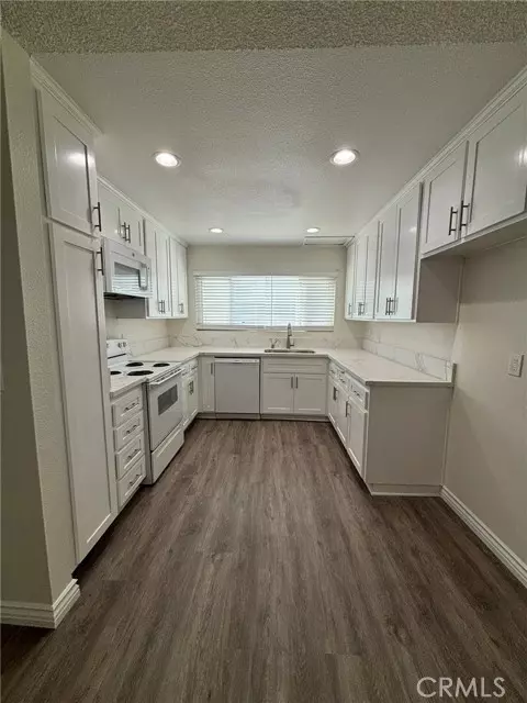 La Habra, CA 90631,951 N Euclid #4