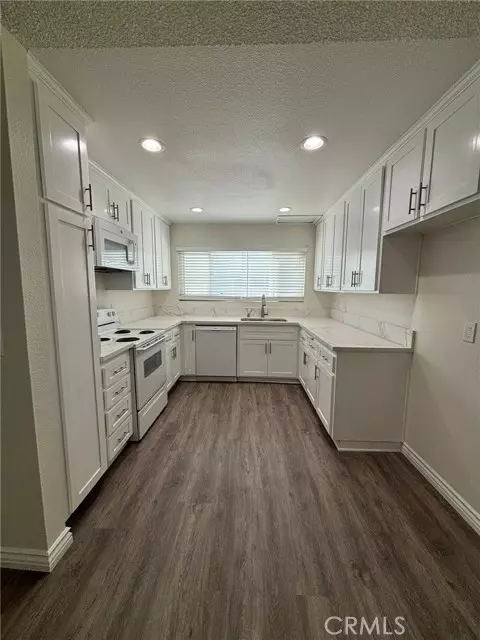 La Habra, CA 90631,951 N Euclid #4