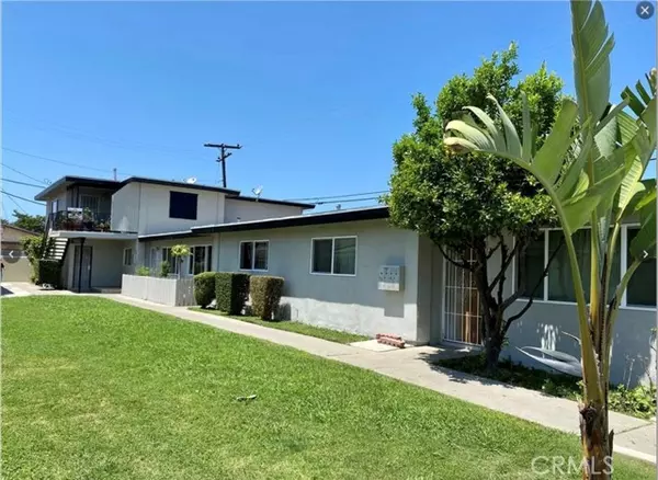 Huntington Beach, CA 92647,17361 Keelson Lane