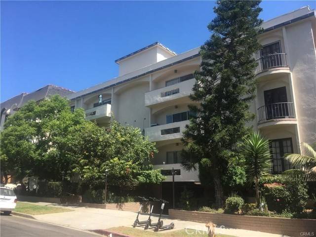 11820 Mayfield Avenue #212, Los Angeles, CA 90049