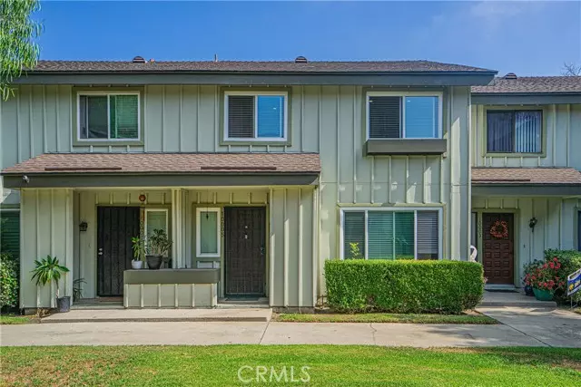 South Gate, CA 90280,10005 Karmont Avenue