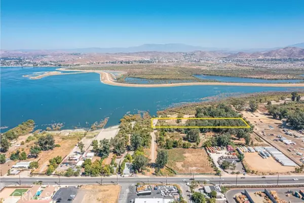 Lake Elsinore, CA 92530,0 371-130-012