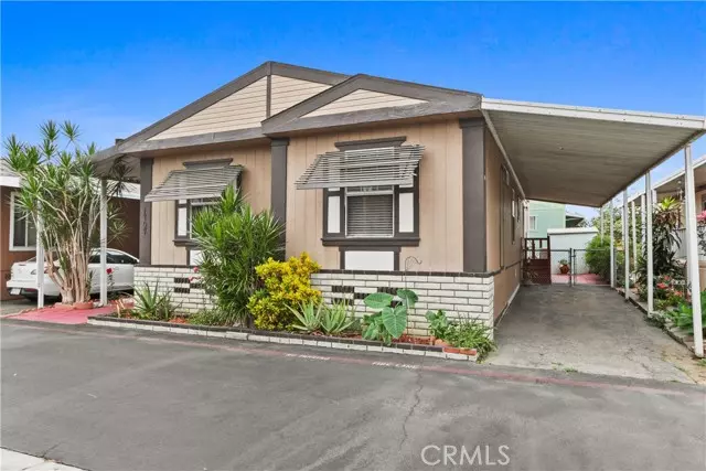 16707 Garfield Avenue #1707, Paramount, CA 90723