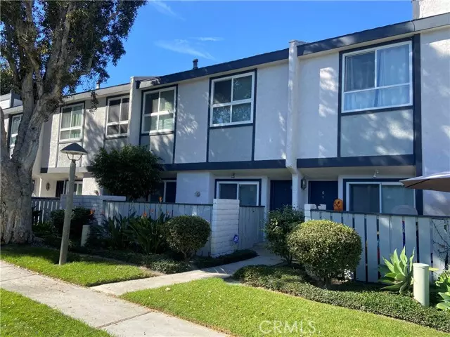 Orange, CA 92868,2100 W Palmyra Avenue #7