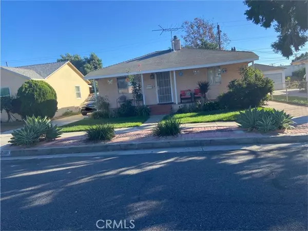 2608 E Van Buren Street, Long Beach, CA 90810