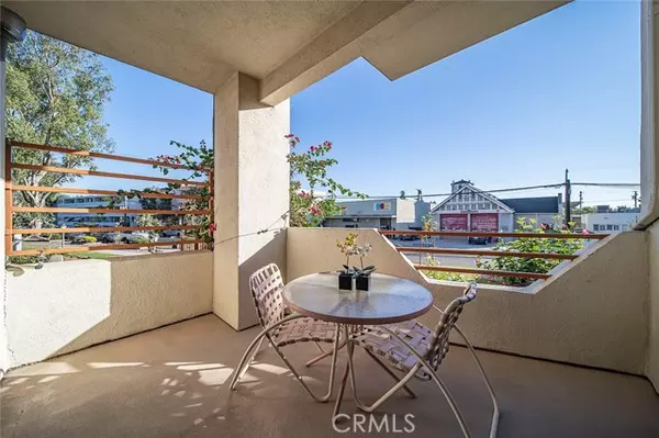 3913 N Virginia Road #101, Long Beach, CA 90807