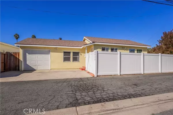 Downey, CA 90241,8217 5th Street